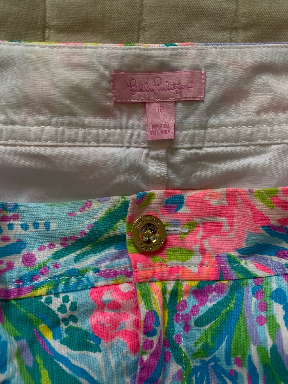 Lilly Pulitzer Nicki Skort
"Fan Sea Pants" Like New Size 12 - Picture 4 of 6